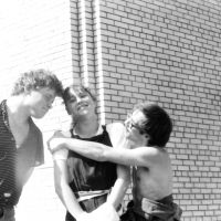 Комикс 1, Сцена 1 - "Молодой юноша возжелал ласки от возлюбленной, но появился конкурент..."